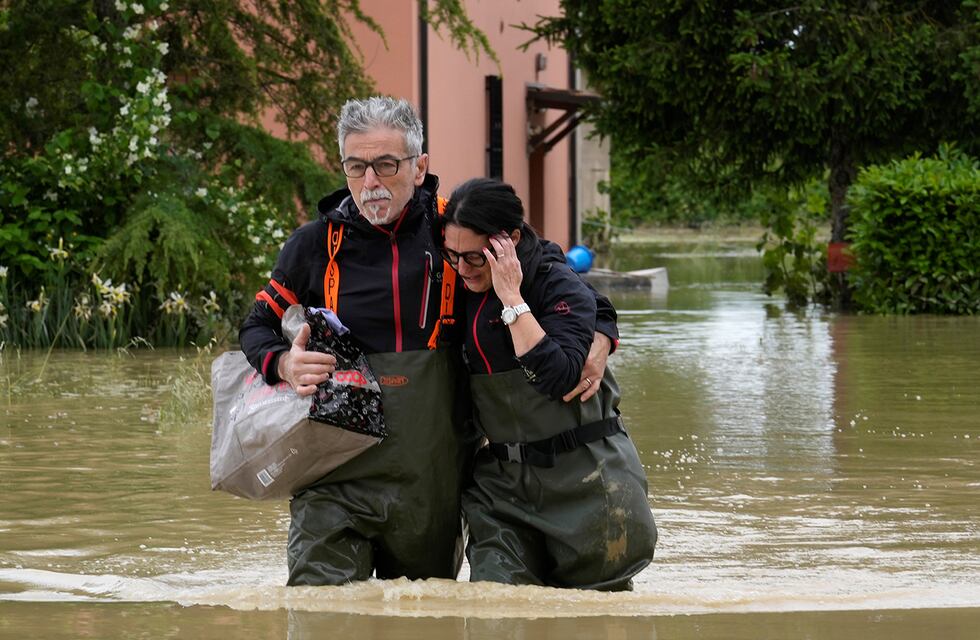 Sigue la preocupación en Italia: al menos 14 muertos y 36 mil evacuados por las inundaciones