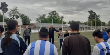 Medardo Ligorria, en nombre de la Municipalidad de Córdoba, de recorrida por la sede de la Copa América.
