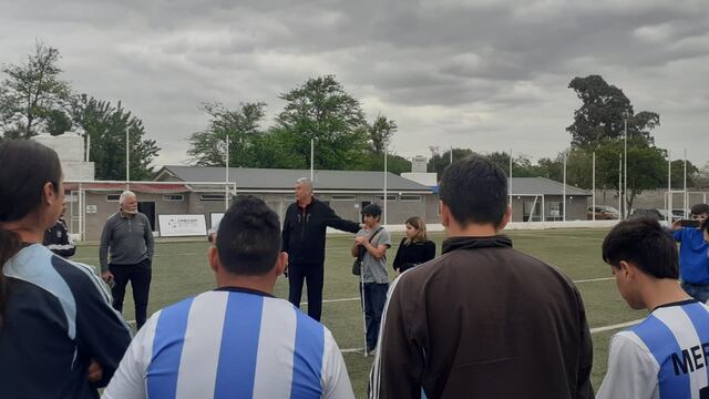 Medardo Ligorria, en nombre de la Municipalidad de Córdoba, de recorrida por la sede de la Copa América.