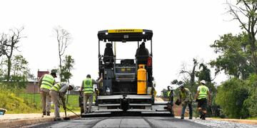 Vialidad Provincial ejecuta obras en Dos de Mayo.
