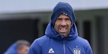 El equipo de Carlos Tevez recibe ayuda divina para que Talleres vuelva al camino del triunfo. (Prensa Talleres).