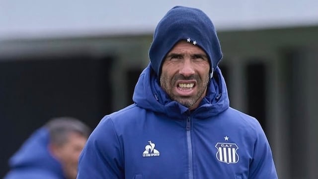 Carlos Tevez siguió probando en el amistoso de Talleres (Prensa Talleres).
