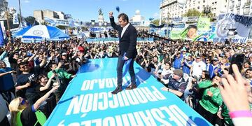 Sergio Massa, el ministro de Economía y candidato a Presidente por el oficialismo, habló ante los gremialistas y referentes sociales que marcharon al Congreso. Foto: Unión por la Patria