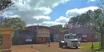 Fábrica de terciados HENTER I.C.S.A. de Montecarlo cerrará por 30 días debido a la caída de sus ventas.