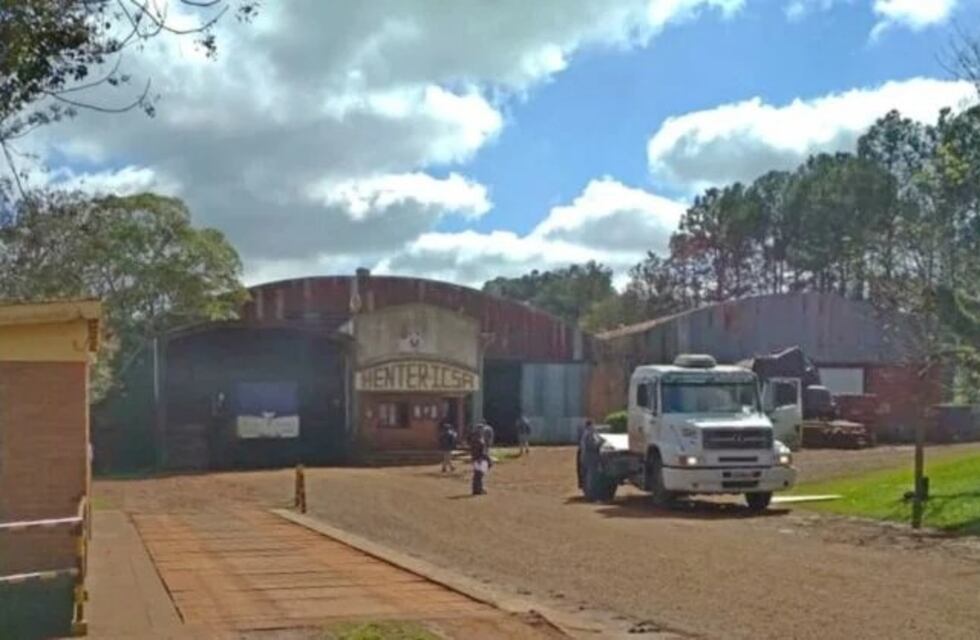 Preocupación en Montecarlo por la paralización de la fábrica de terciados Henter