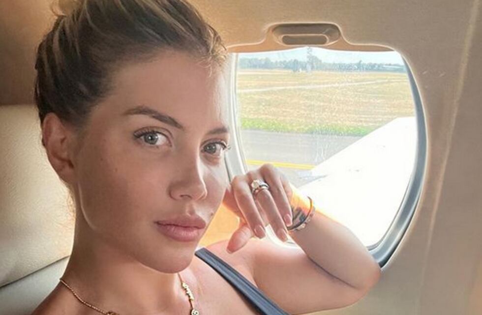 Wanda Nara se sacó una selfie con un top deportivo bien ajustado y conquistó a sus fanáticos en Instagram