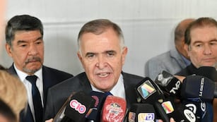 El gobernador tucumano destacó señales de apertura desde Nación y advirtió que aún no hubo convocatoria oficial a los mandatarios.