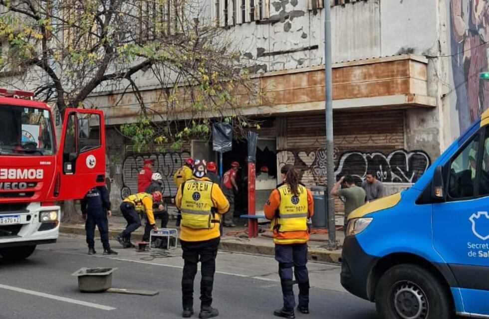 Se derrumbó una obra en construcción en el centro de Córdoba: murió un operario
