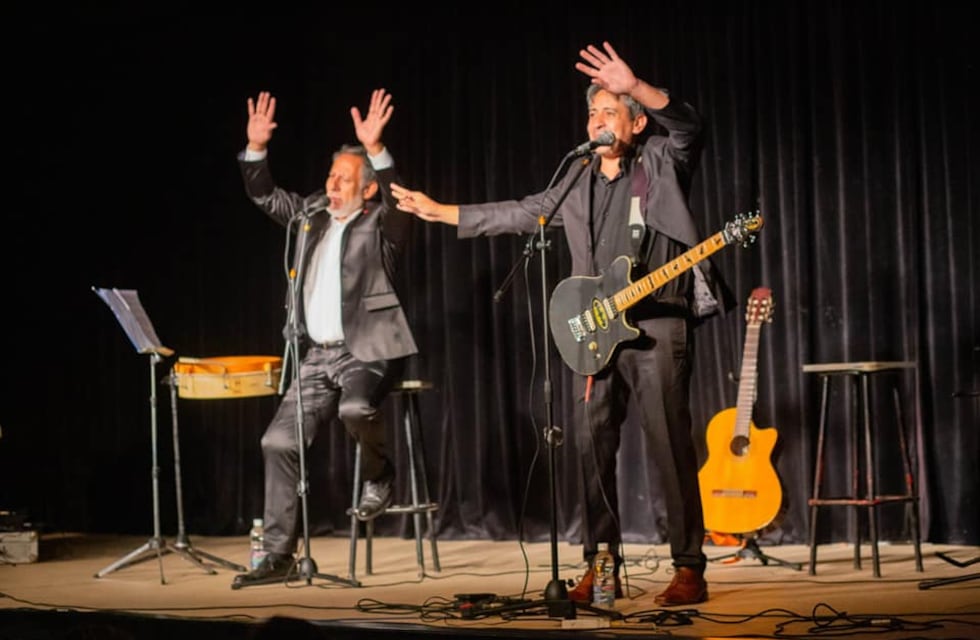 Con un show de los QV4, quedó inaugurada la temporada teatral en el Hotel Edén de La Falda