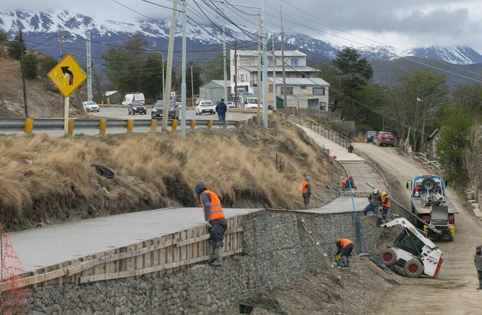 Continúa a buen ritmo el hormigonado en la bicisenda Pensar Malvinas