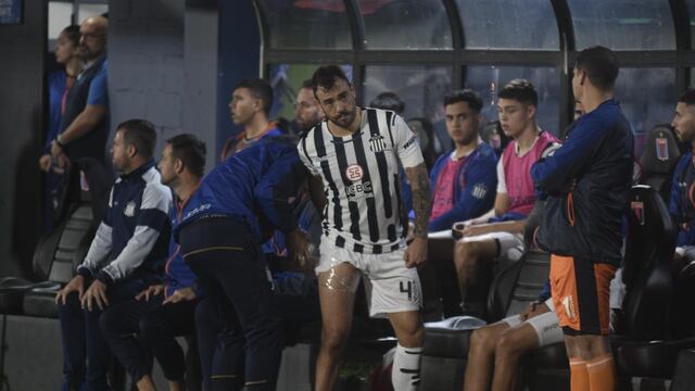 El defensor Matías Catalán llega con lo justo en cada partido de Talleres, y lo evaluarán para este domingo (Federico López Claro / La Voz).