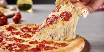 La receta de pizza saludable de la influencer cordobesa fue cuestionada por sus ingredientes.