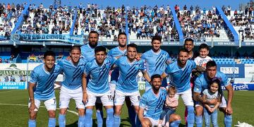 El "11" de Estudiantes, con el regreso de sus hinchas, juega ante los tucumanos. (Tomy Fragueiro / La Voz)
