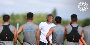 Teté habló en conferencia de prensa y fue contundente con respecto a que, si el domingo no clasifican, él se va.