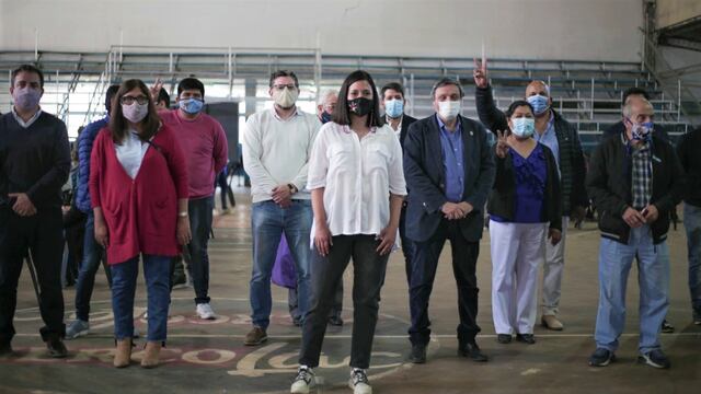 Leila Chaher y Rodolfo Tecchi junto a dirigentes ramaleños, en San Pedro de Jujuy.