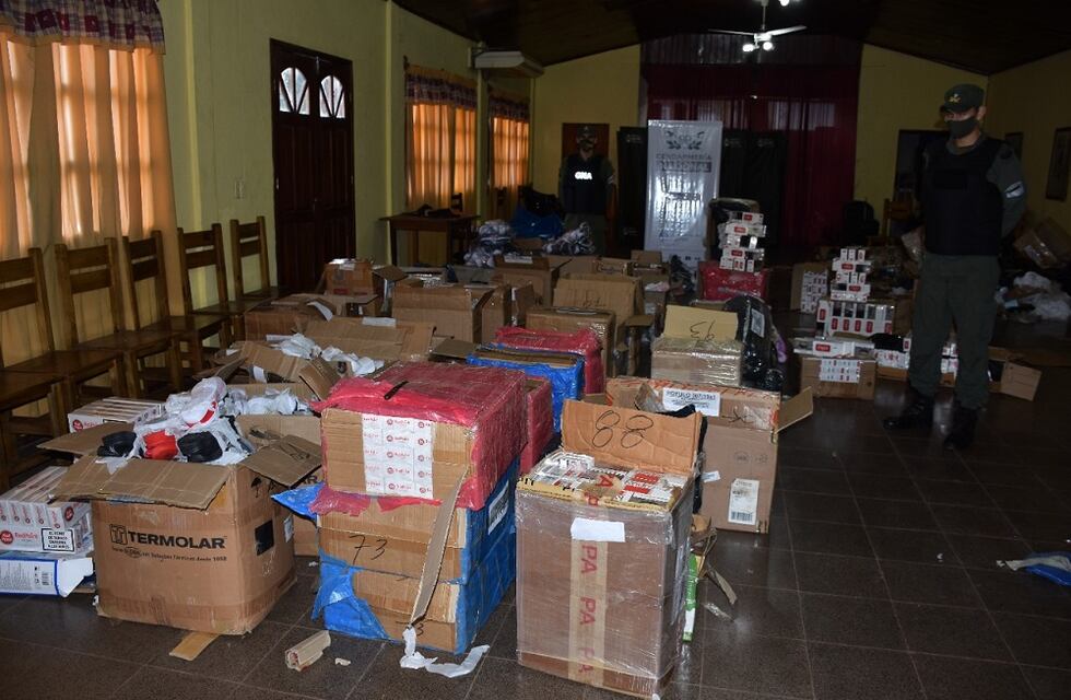 Secuestraron contrabando de cigarrillos, zapatillas y elementos electrónicos