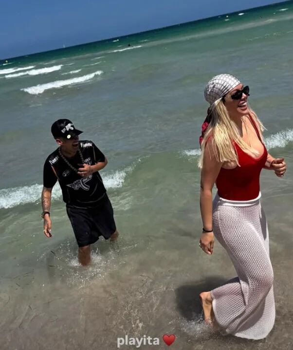 Wanda Nara de vacaciones junto a L-Gante.
