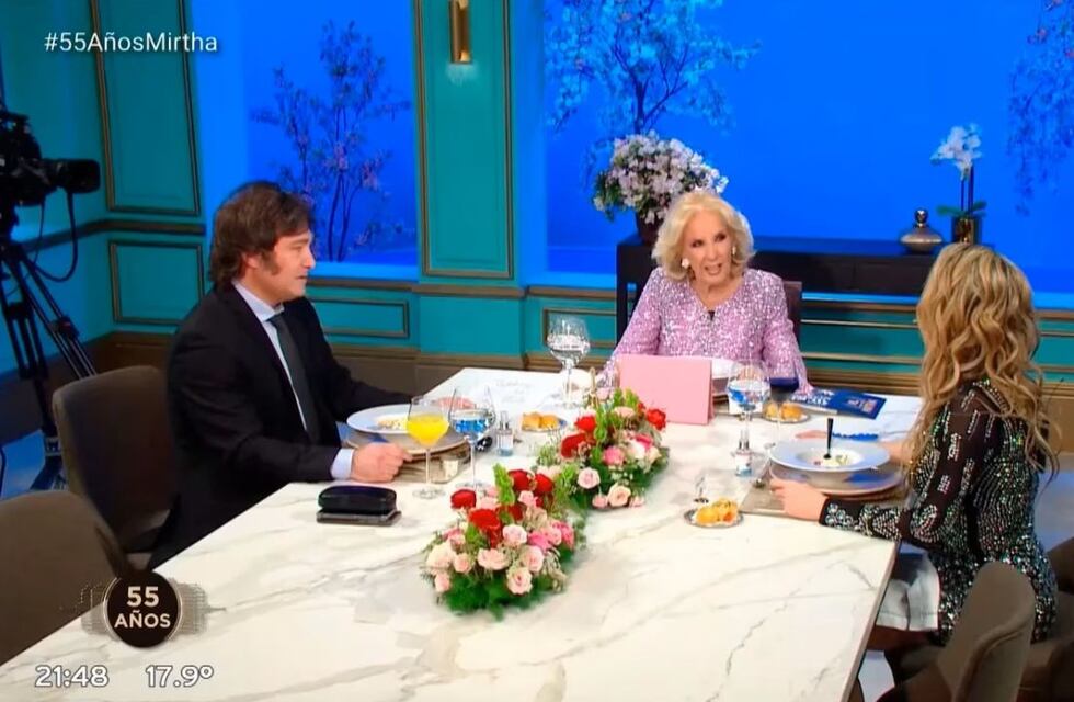 Tras un silencio incómodo, Mirtha Legrand soltó una confesión frente a Fátima Flores y Milei: “Son raros ustedes”
