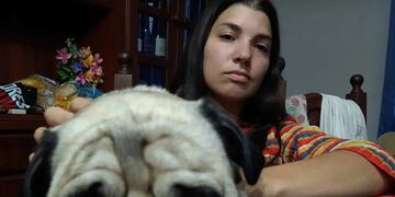 Julieta Ludueña y su mascota Antonio