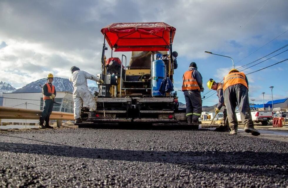 Ushuaia: repavimentan 240 metros lineales de la Avenida Héroes de Malvinas