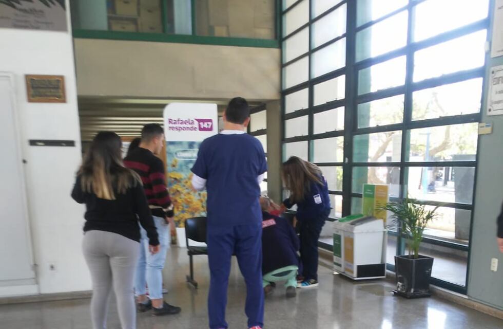 Dos agentes de la AIC salvaron a una bebé en Rafaela