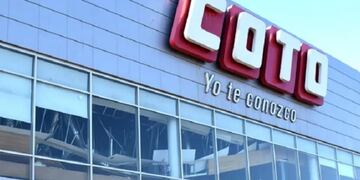 Televisores con descuento y sin interés: así es el outlet que Coto tiene en Buenos Aires.