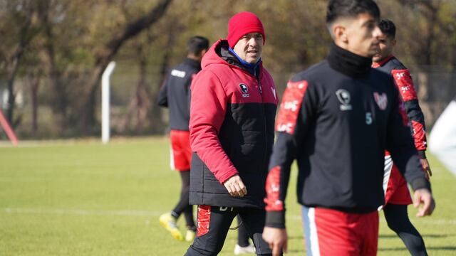 Marcelo Vázquez espera al Pipa Villarruel para definir el once titular para este lunes (La Voz).