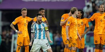 El festejo de Lionel Messi contra los jugadores de Países Bajos.
