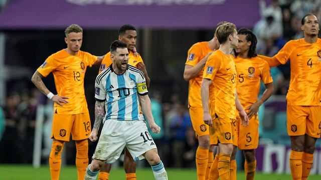 El festejo de Lionel Messi contra los jugadores de Países Bajos.
