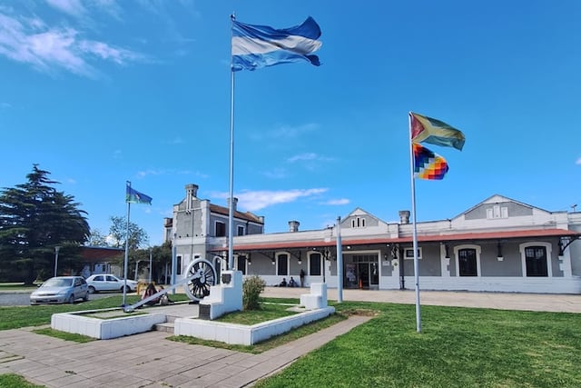 Centro Cultural La Estación de Tres Arroyos - Banderas
