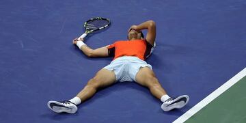 Carlos Álcaraz abatido tras más de 5 horas de juego