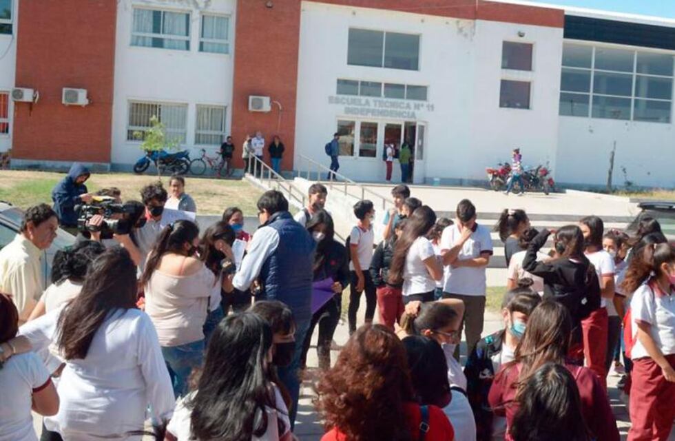 Denunciaron a tres profesores de la Escuela Técnica Nº 11 de Santiago del Estero por acoso a más de 20 alumnas