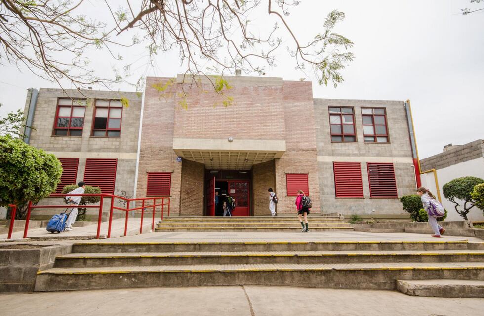 Violación de intimidad, sanción y toma de escuela: escándalo en un colegio de Córdoba