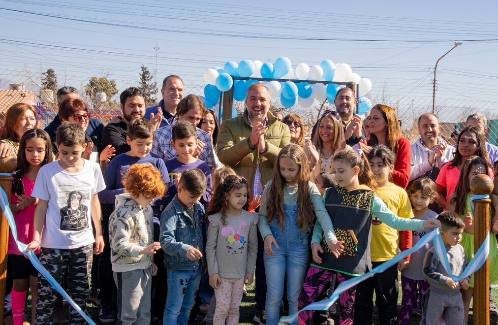 Matías Stevanato inauguró un nuevo playón deportivo en Maipú