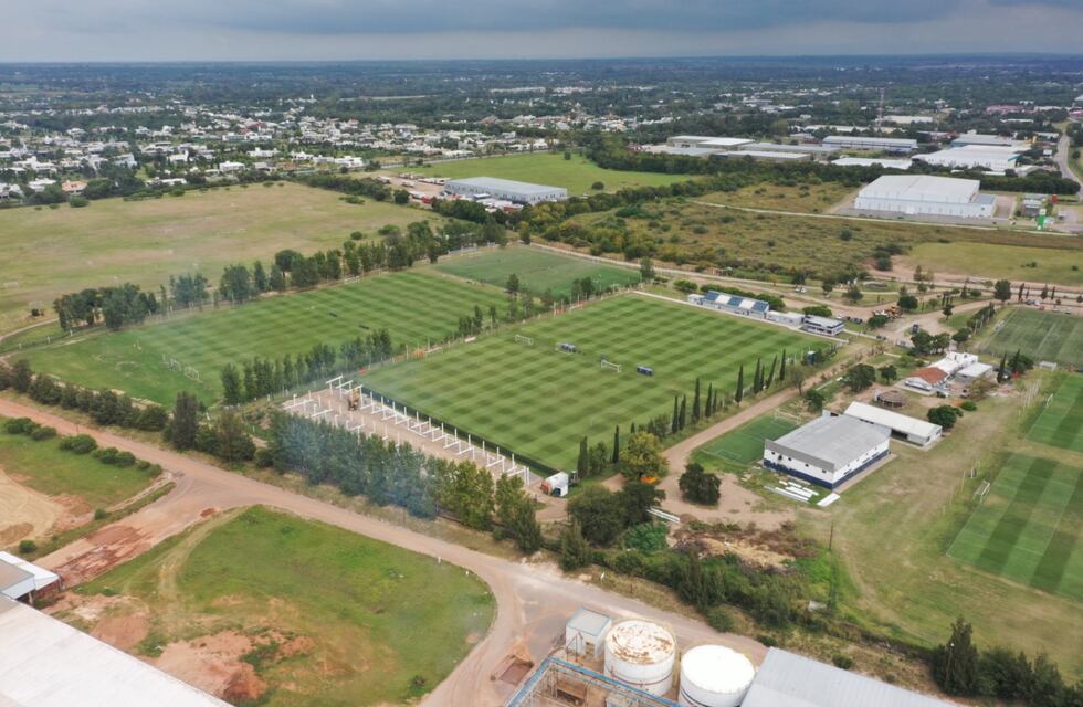 Quiénes son los invitados principales para la inauguración en el predio de Talleres