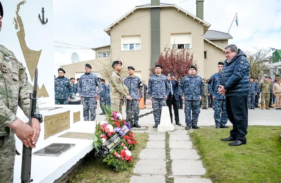 Acto en Ushuaia por el 65° aniversario del hundimiento del ARA Guaraní