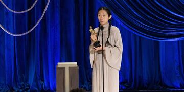 "Nomadland", el drama dirigido por Chloé Zhao y protagonizado por Frances McDormand, fue la mejor película (Fotos: AP)