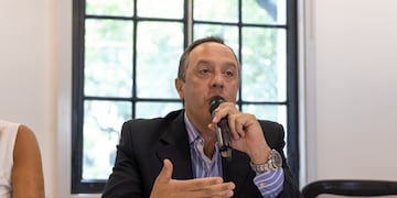 Pablo Lavilla, defensor del Pueblo de Jujuy, durante su intervención en el plenario anual de ADPRA, en Buenos Aires.