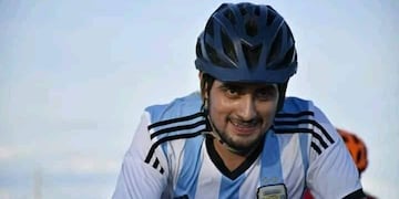 Un profesor de matemáticas recorrió 2.800 kilómetros en bici para abrazar a sus padres