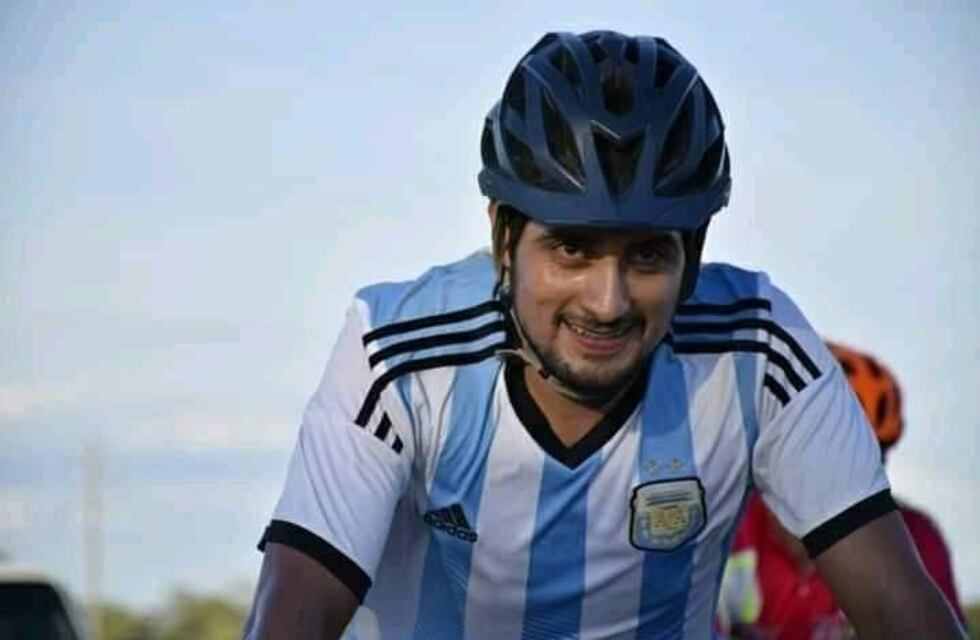 Un profesor de matemáticas recorrió 2.800 kilómetros en bici para abrazar a sus padres
