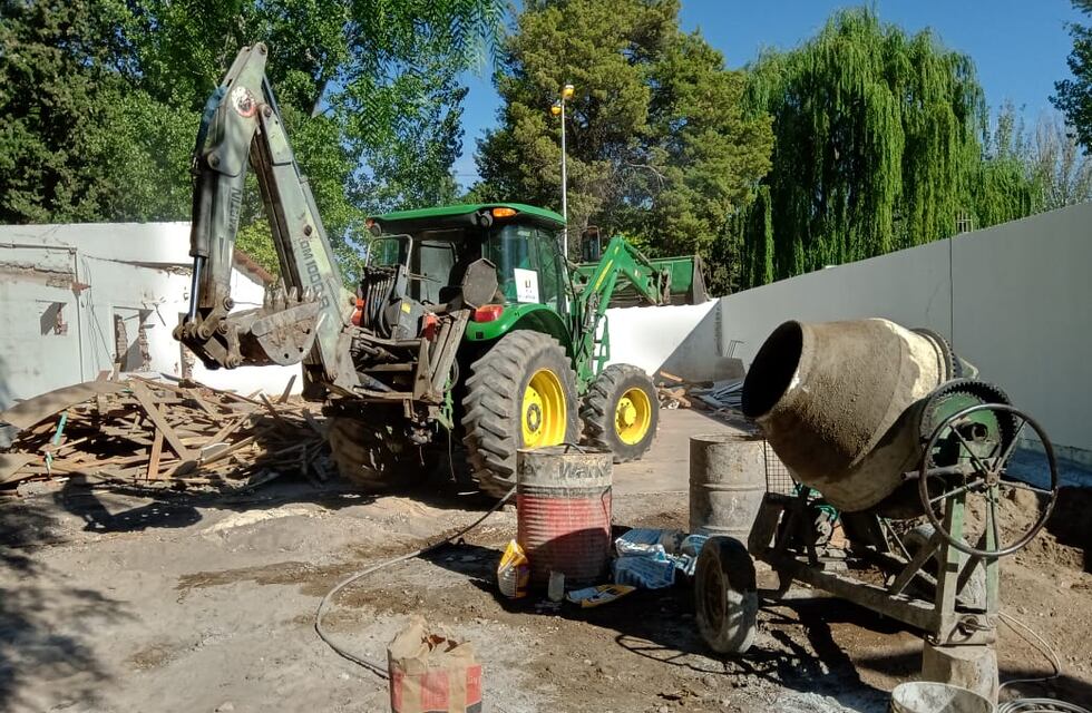 Plan de obras en Rama Caída: avanzan las tareas en el jardín maternal y la plaza central del distrito