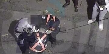 Los uniformados, con la ayuda de un tercero, le salvaron la vida a la beba de un año.