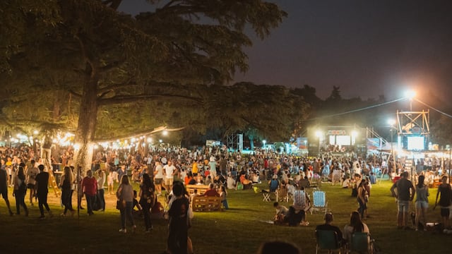 Los festivales de verano en Córdoba son una oportunidad de visibilización y venta de emprendimientos. (Gentileza Municipalidad de Alta Gracia)