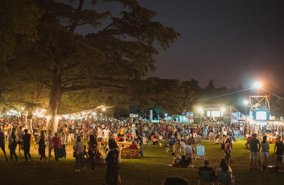 Córdoba: cómo postularse para vender en los principales festivales de verano