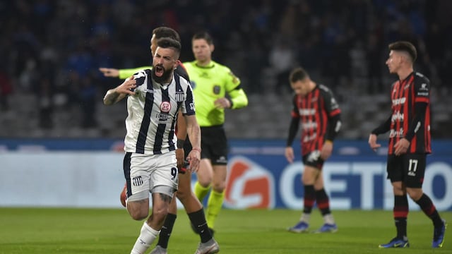 Michael Santos volvió al gol ante Patronato. Tres goles que no le alcanzaron a Talleres para ganar (Facundo Luque / La Voz).