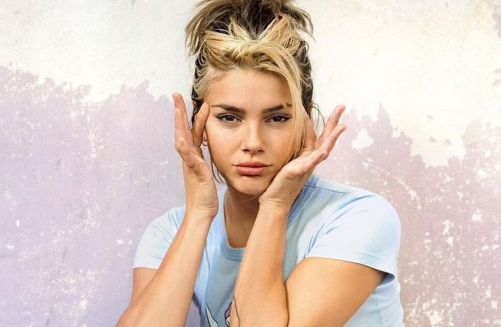 Natalie Pérez apostó a la microbikini combinada para combatir las altas temperaturas