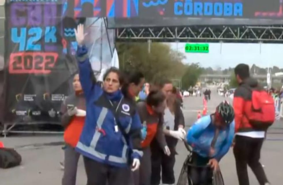 Maratón 42k Córdoba: un auto chocó a un atleta con discapacidad