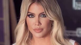 Wanda Nara fue a ver a la Selección Argentina acompañada de un famoso empresario y crecieron los rumores de romance.