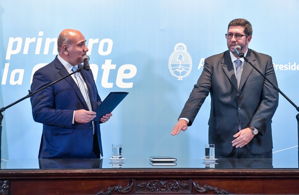 Juan Manzur le tomó juramento al vicejefe de Gabinete, Juan Manuel Olmos