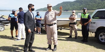 La Prefectura Naval Argentina se encarga de la prevención y seguridad en la represa.